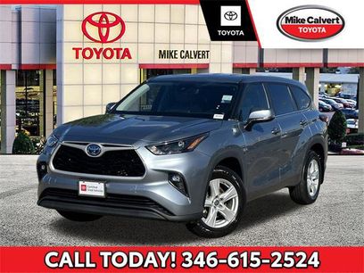 Certified 2023 Toyota Highlander LE