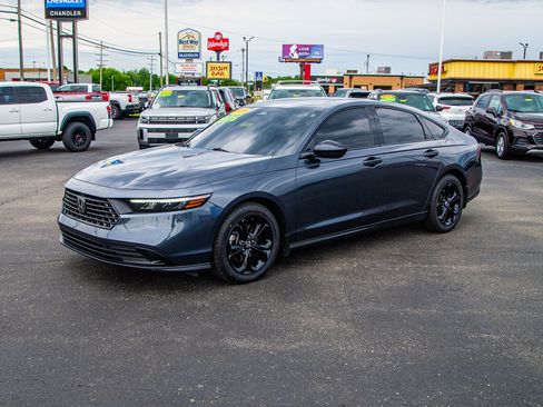 Used 2025 Honda Accord SE image 3