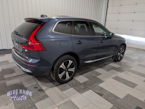 Used 2023 Volvo XC60 T8 Core image 4