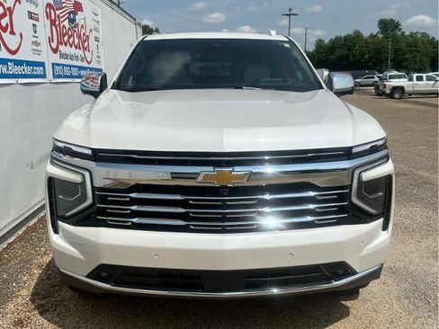 New 2025 Chevrolet Suburban Premier image 5