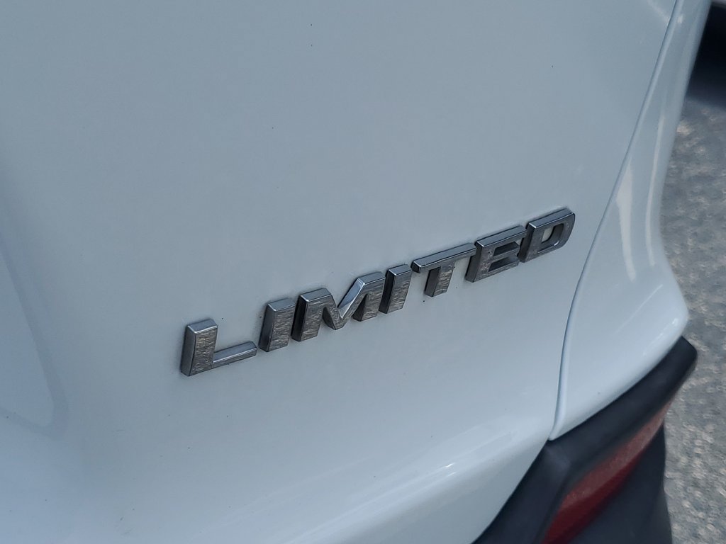 Used 2019 Jeep Cherokee Limited AWD/4WD image 7