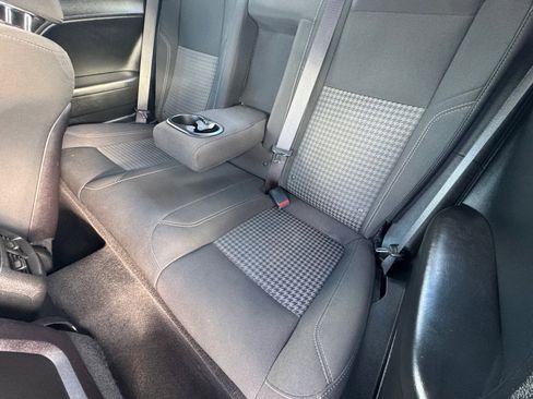 Used 2019 Dodge Challenger SXT image 12