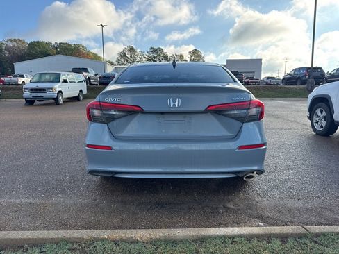 Used 2023 Honda Civic Sport image 3