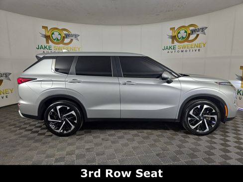 Used 2024 Mitsubishi Outlander SE Black Edition AWD/4WD image 9