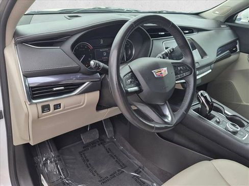 Used 2023 Cadillac XT4 Luxury FWD image 10