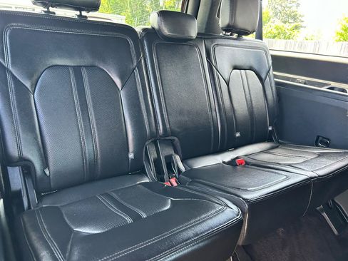 Used 2021 Ford Expedition Max Limited RWD image 12
