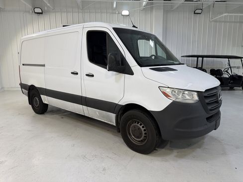 Used 2020 Mercedes-Benz Sprinter 144 Cargo image 8
