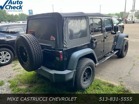 Used 2016 Jeep Wrangler Unlimited Sport w/ Connectivity Group AWD/4WD image 3