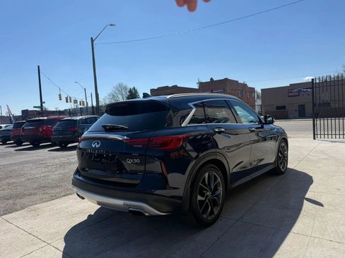 Used 2019 INFINITI QX50 Essential w/ Sensory Package image 6