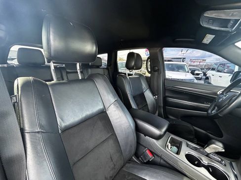 Used 2018 Jeep Grand Cherokee Altitude image 18