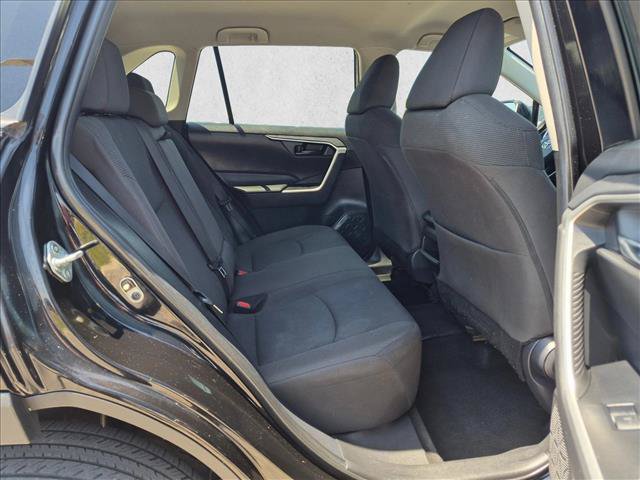 Used 2021 Toyota RAV4 LE FWD image 20
