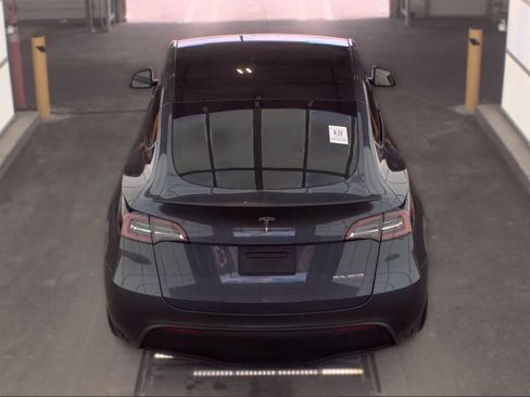 Used 2023 Tesla Model Y Long Range AWD/4WD image 5