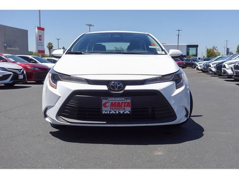 Used 2025 Toyota Corolla LE FWD image 4