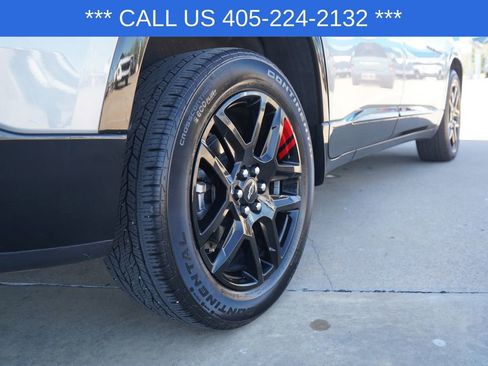 Used 2023 Chevrolet Traverse Premier w/ Redline Edition FWD image 8
