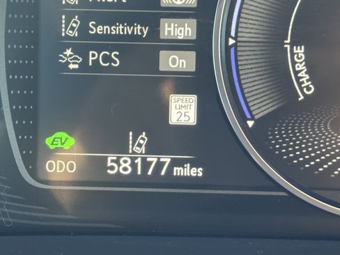 Used 2019 Lexus ES 300h w/ Luxury Package image 23