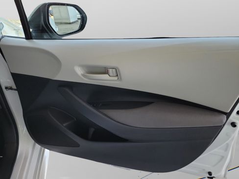 Used 2023 Toyota Corolla LE image 28