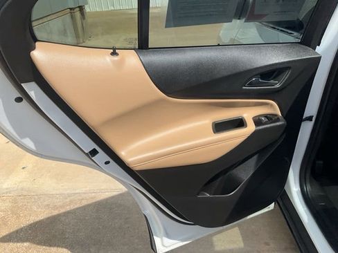 Used 2024 Chevrolet Equinox Premier FWD image 27