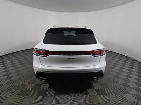 Used 2023 Porsche Macan image 4