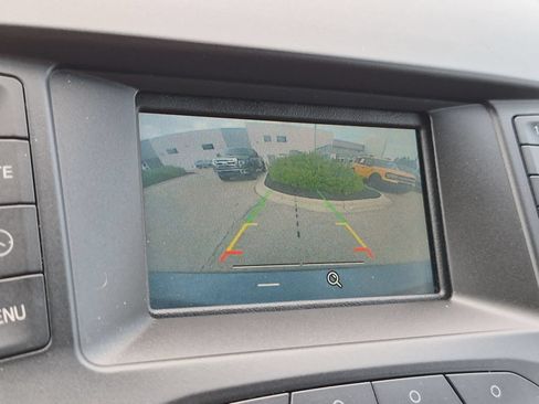 Used 2018 Ford Edge SE FWD image 28