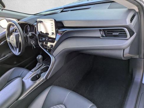 Used 2022 Toyota Camry SE image 21