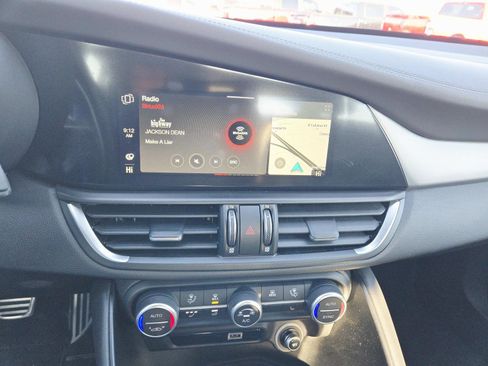 Used 2024 Alfa Romeo Giulia Veloce image 26