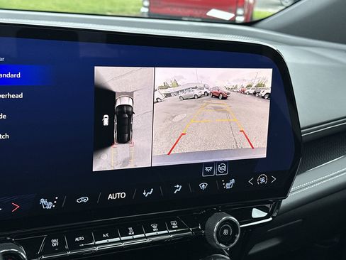 Used 2024 Chevrolet Blazer EV LT image 23