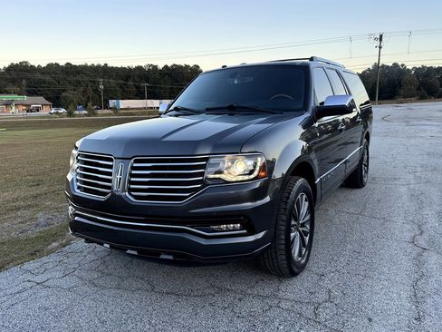Used 2017 Lincoln Navigator L Select image 1