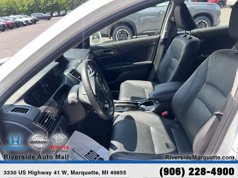 Used 2017 Honda Accord Touring image 15