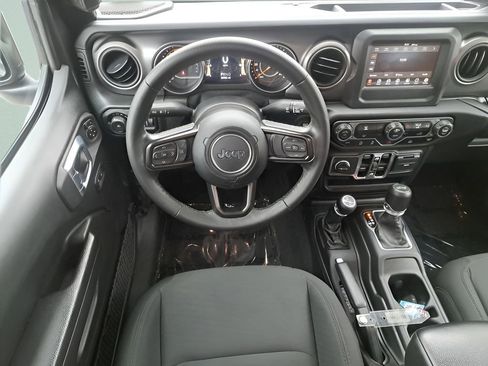 Used 2021 Jeep Wrangler Unlimited Sport image 10