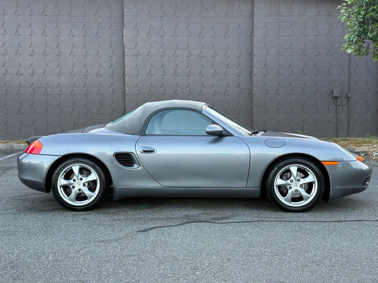 Used 2001 Porsche Boxster RWD image 5
