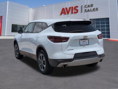 Used 2025 Chevrolet Blazer LT FWD image 9