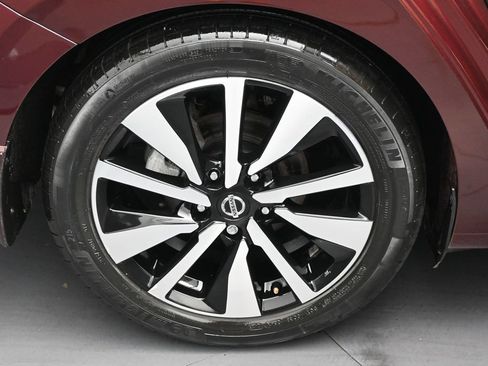 Used 2023 Nissan Sentra SV w/ SV Premium Package FWD image 38