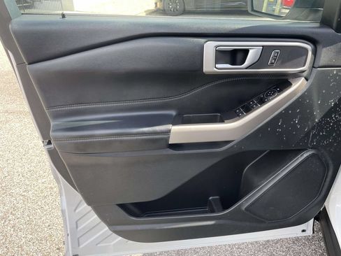 Used 2023 Ford Explorer XLT w/ Equipment Group 202A RWD image 12