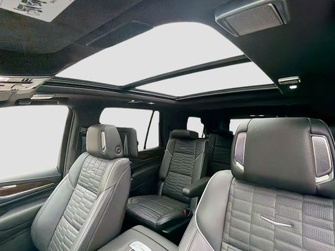Certified 2024 Cadillac Escalade Premium Luxury Platinum image 18