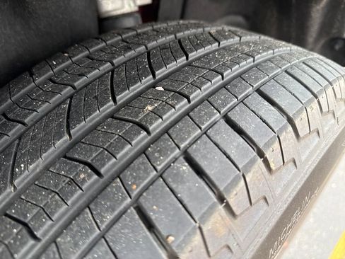 Used 2023 Jeep Grand Cherokee Limited image 20