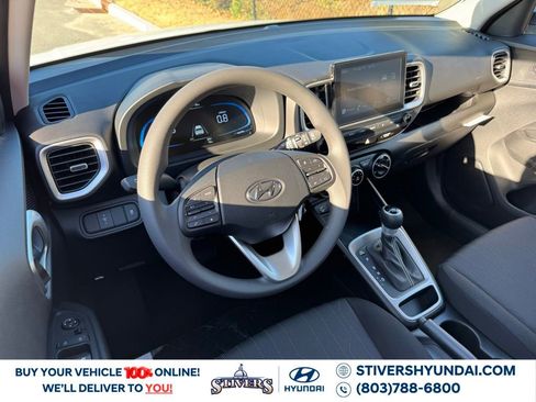 New 2026 Hyundai Venue SE image 3