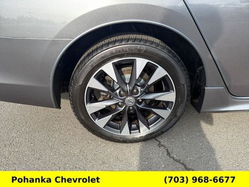 Used 2018 Nissan Sentra SR FWD image 30