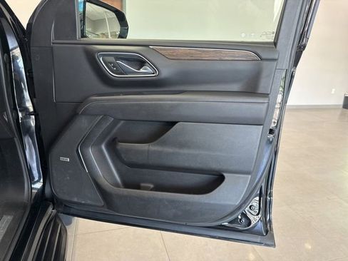 Used 2023 Chevrolet Suburban Premier AWD/4WD image 52