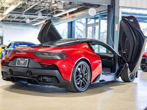 Used 2023 Maserati MC20 Coupe image 6