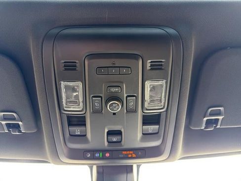 Used 2021 Chevrolet Tahoe Premier w/ Premium Package AWD/4WD image 34