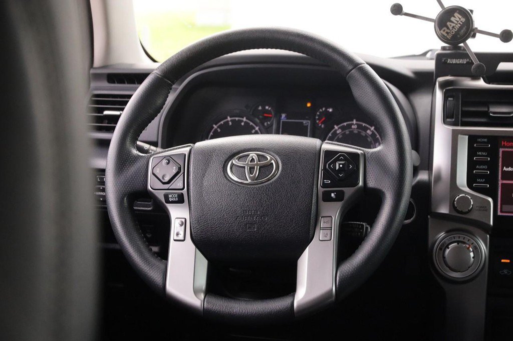 Used 2022 Toyota 4Runner SR5 Premium AWD/4WD image 25