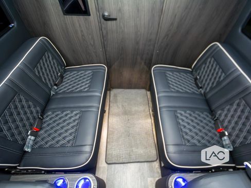 Used 2025 Mercedes-Benz Sprinter 2500 image 7