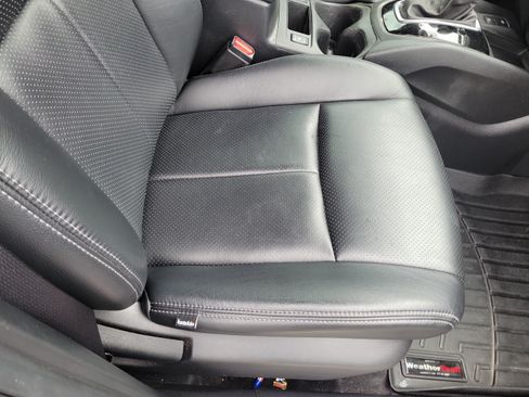 Used 2019 Nissan Rogue SV w/ Premium Package FWD image 18