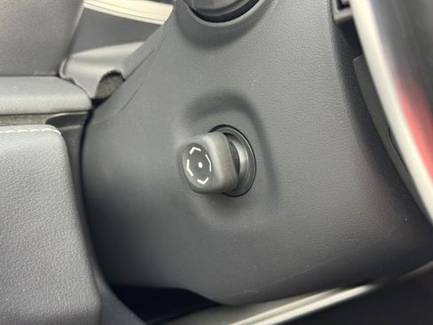 Used 2023 Lexus LC 500 Convertible image 21