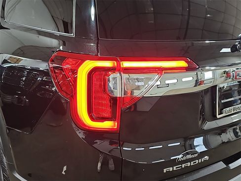 Certified 2023 GMC Acadia SLE w/ Driver Convenience Package image 35