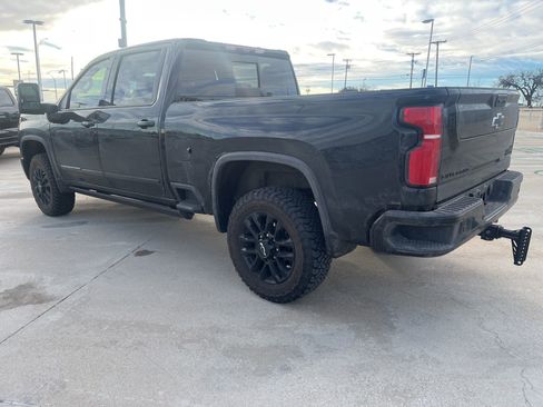 Used 2025 Chevrolet Silverado 2500 High Country w/ Midnight Edition image 5