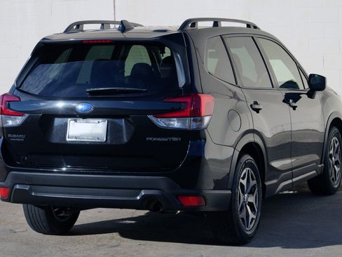 Used 2022 Subaru Forester Premium AWD/4WD image 51