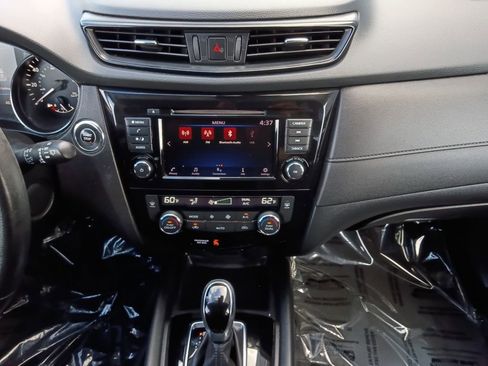 Used 2019 Nissan Rogue SV FWD image 8
