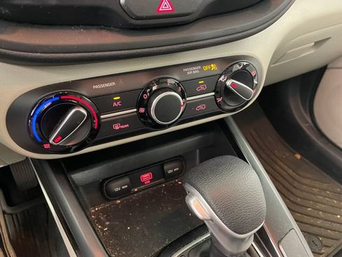 Used 2020 Kia Soul LX FWD image 8