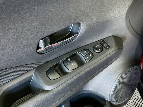 Used 2024 Nissan Kicks SV image 15